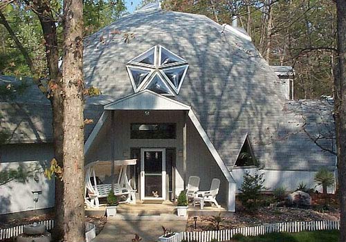 How Do Geodesic Homes Compare in Energy Efficiency to Traditional Homes?